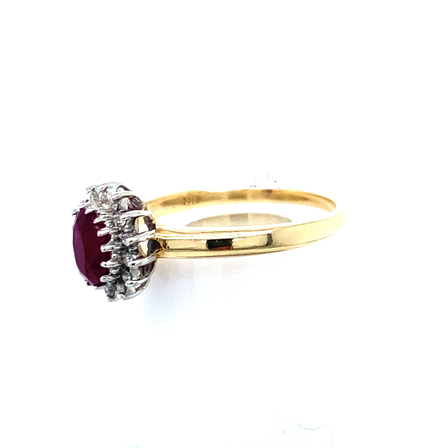 Ring aus Gelbgold mit Brillanten und Rubin
