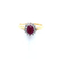 Ring aus Gelbgold mit Brillanten und Rubin