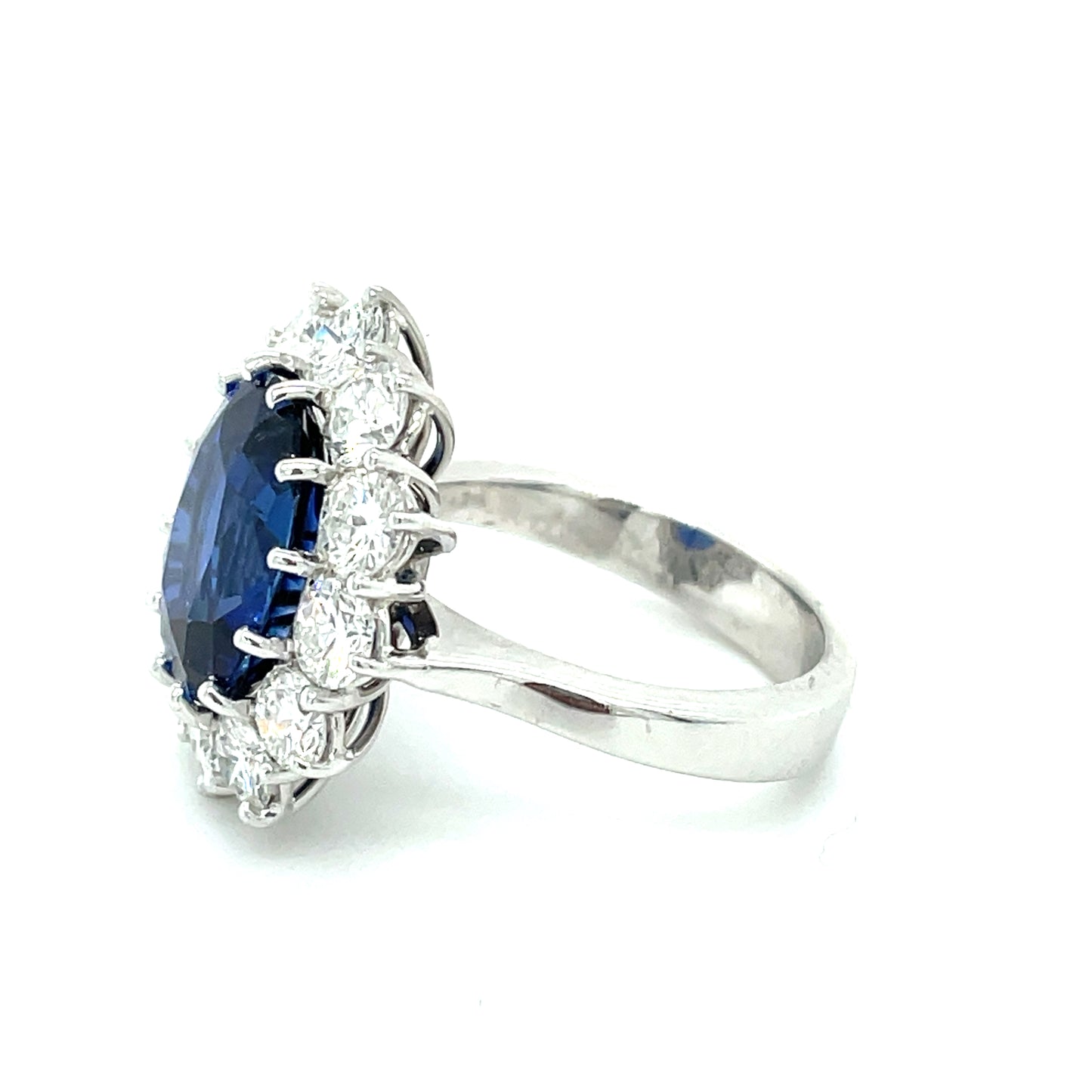 Weißgold Ring mit Brillanten und Saphir